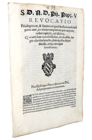Bolla di Pio V che limita privilegi e benefici ecclesiastici - Roma, Blado 1570