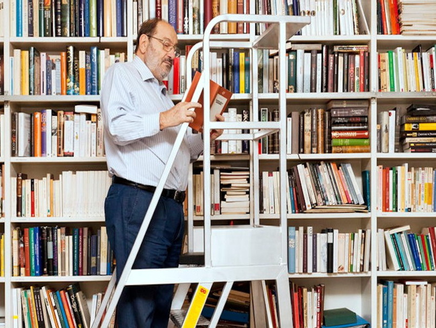 Umberto Eco - Leggere i libri attraverso i polpastrelli