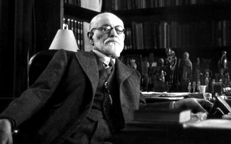 Sigmund Freud - La massa  un gregge che non pu vivere senza un padrone